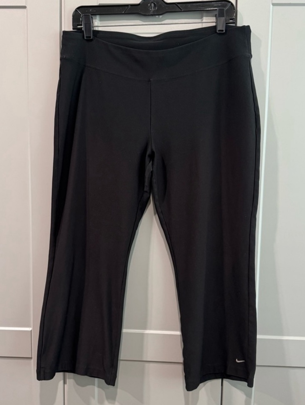 Nike Dri-FIT Black Capris Size Large Like New